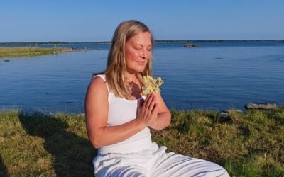 Deep Roots Happiness ~ Juurevaa Hehkua Syksyyn joogakurssi 1.9.-20.10.25